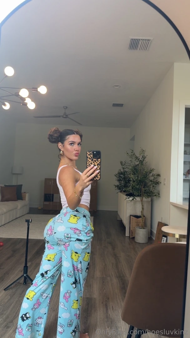 I can show you more if you dm me part 4 