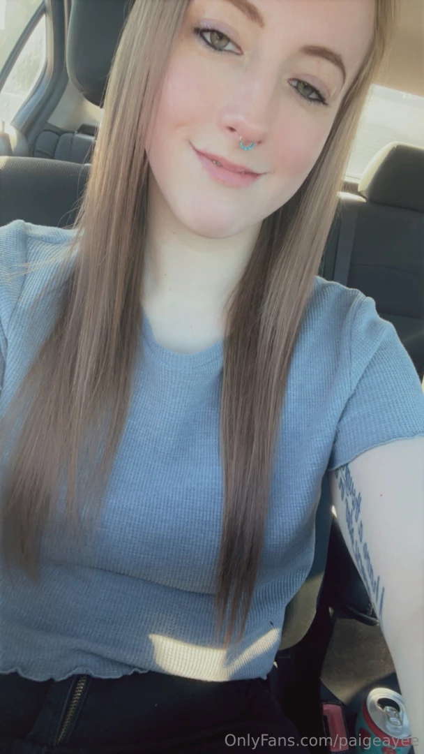 Rare non nakey paigey happy friday everyone have a good day i m at 