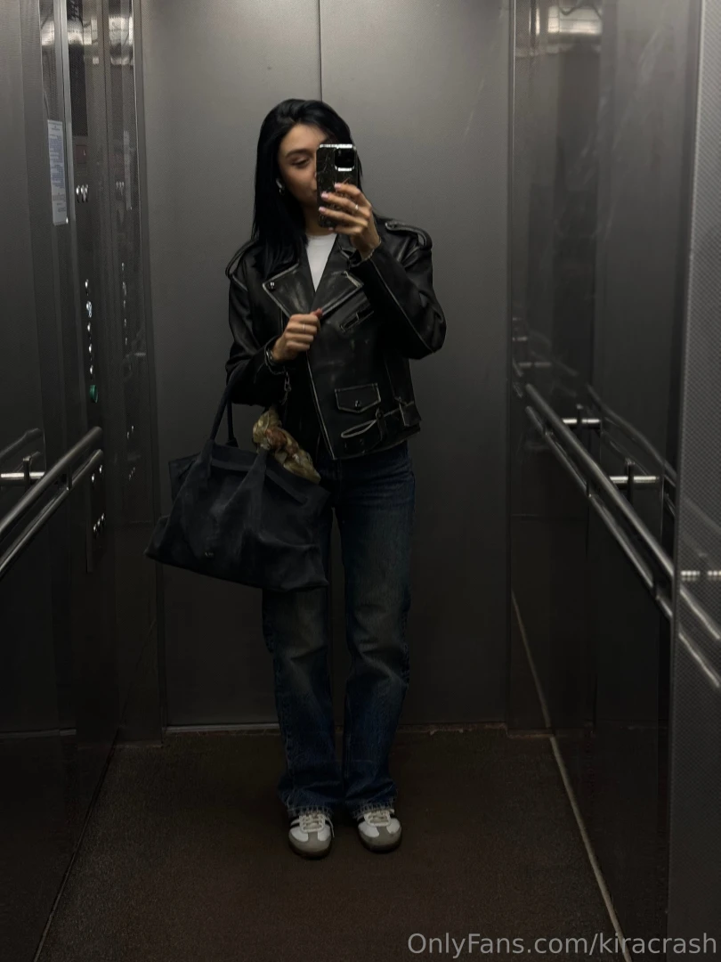 Woke up in the best mood today no idea why but i m here for it made my part 3 