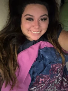 Happy sunday still in bed being lazy