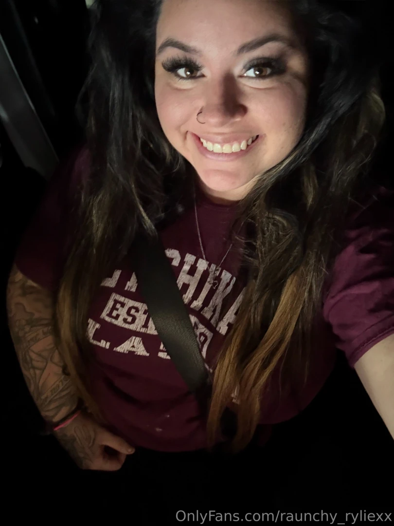 Going to the mall today hopefully it s not busy 