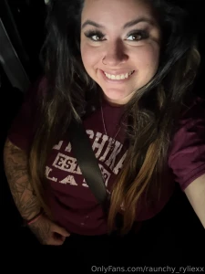 Going to the mall today hopefully it s not busy