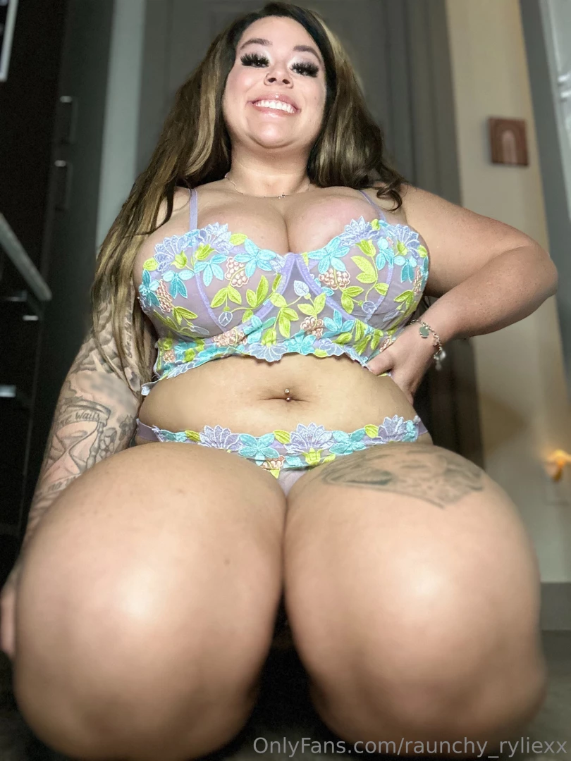 I love being a horny girl 