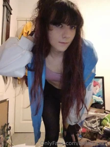 Making my return to onlyfans by deleting all my old posts and showing part 1