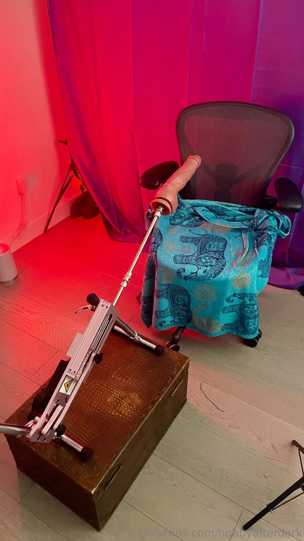 I have been told this looks like the machine used to feed homer donuts 