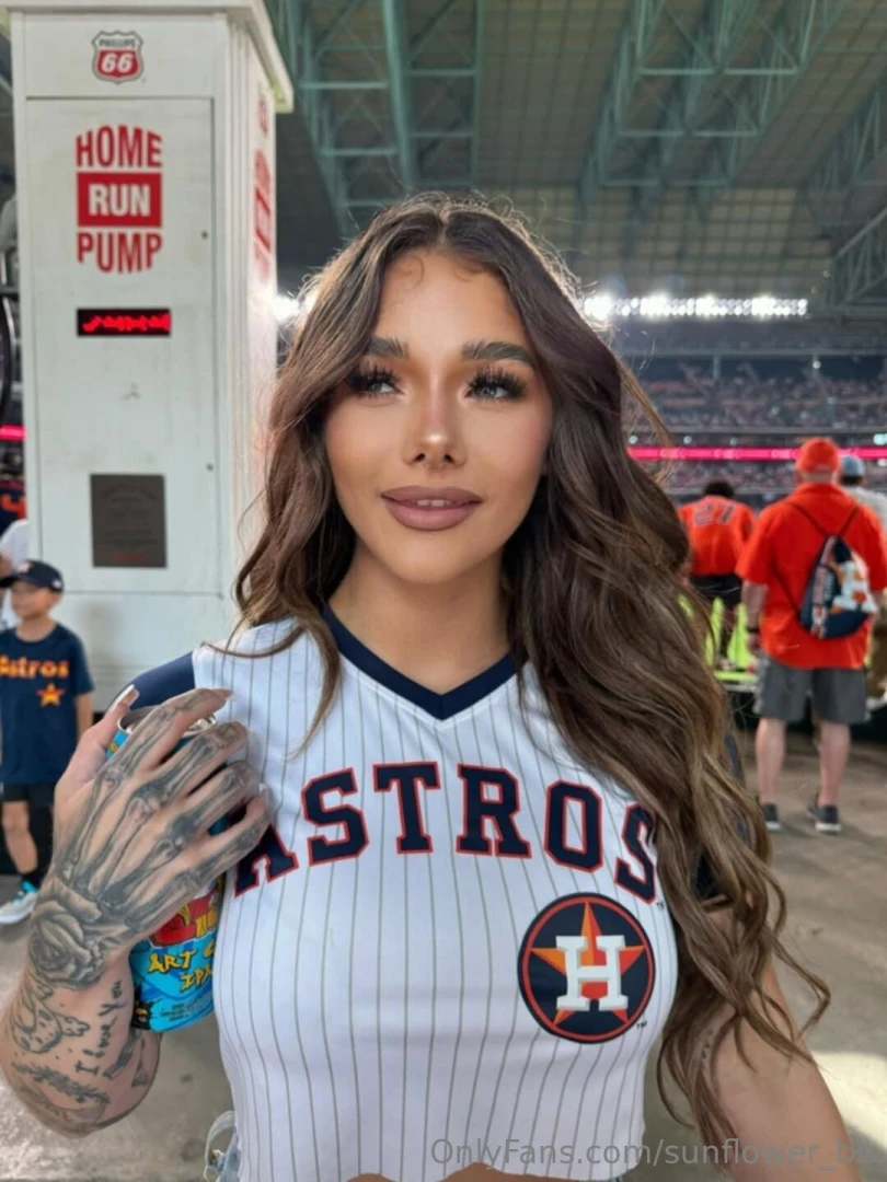 My baby girl baby slime is back like me shelbyfitt is so sexy she made 