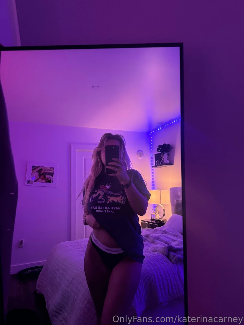 This lighting really compliments the ready to see for ur self 