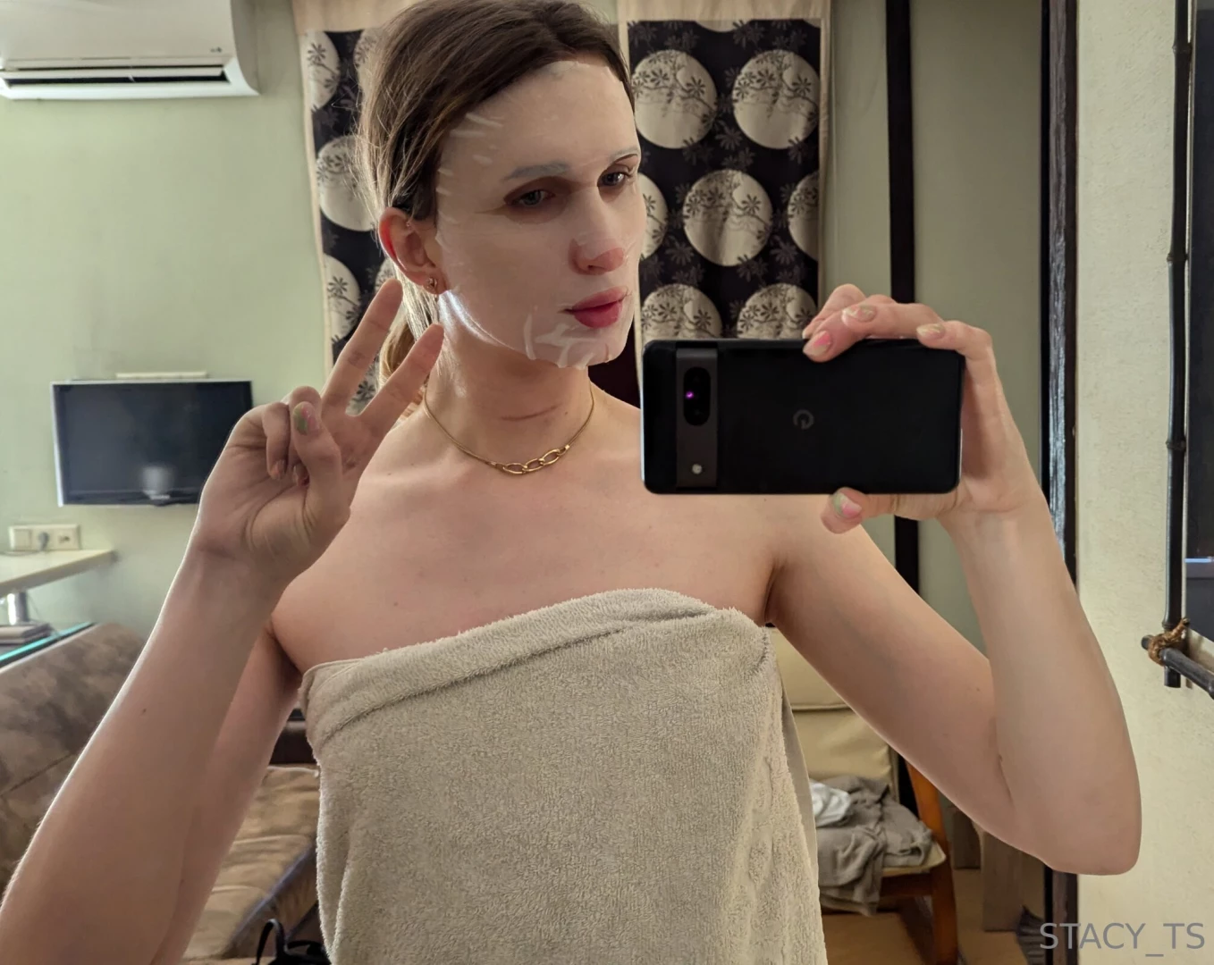 My evening rituals - applying a mask today i decided to pamper my skin 