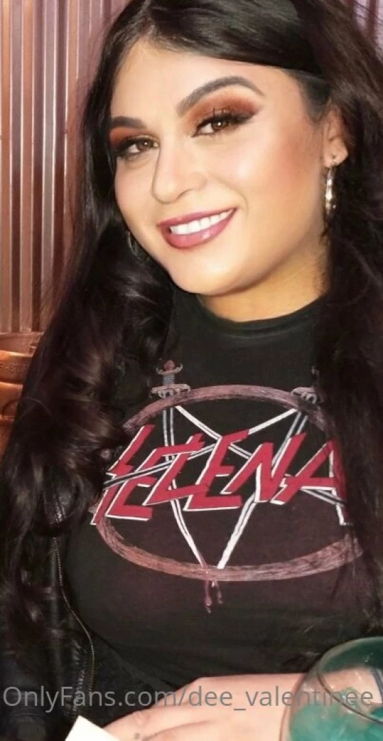 I love seeing guys cumming on my face on pictures here s a good one 