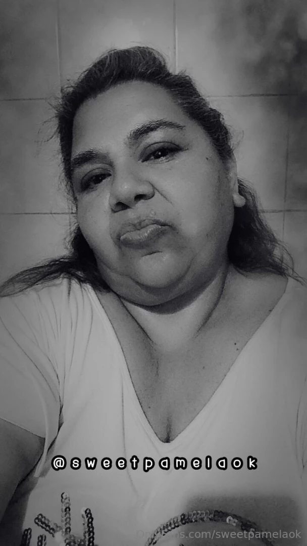 Si me ves por alguno de tus pensamientos abr zame por que te extra o 