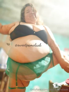 Hi baby here i am all for you the more you want to pay the more you