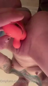 It finally loaded watch me wreak my pussy with my thruster vibrator