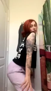 Pre shower wiggles