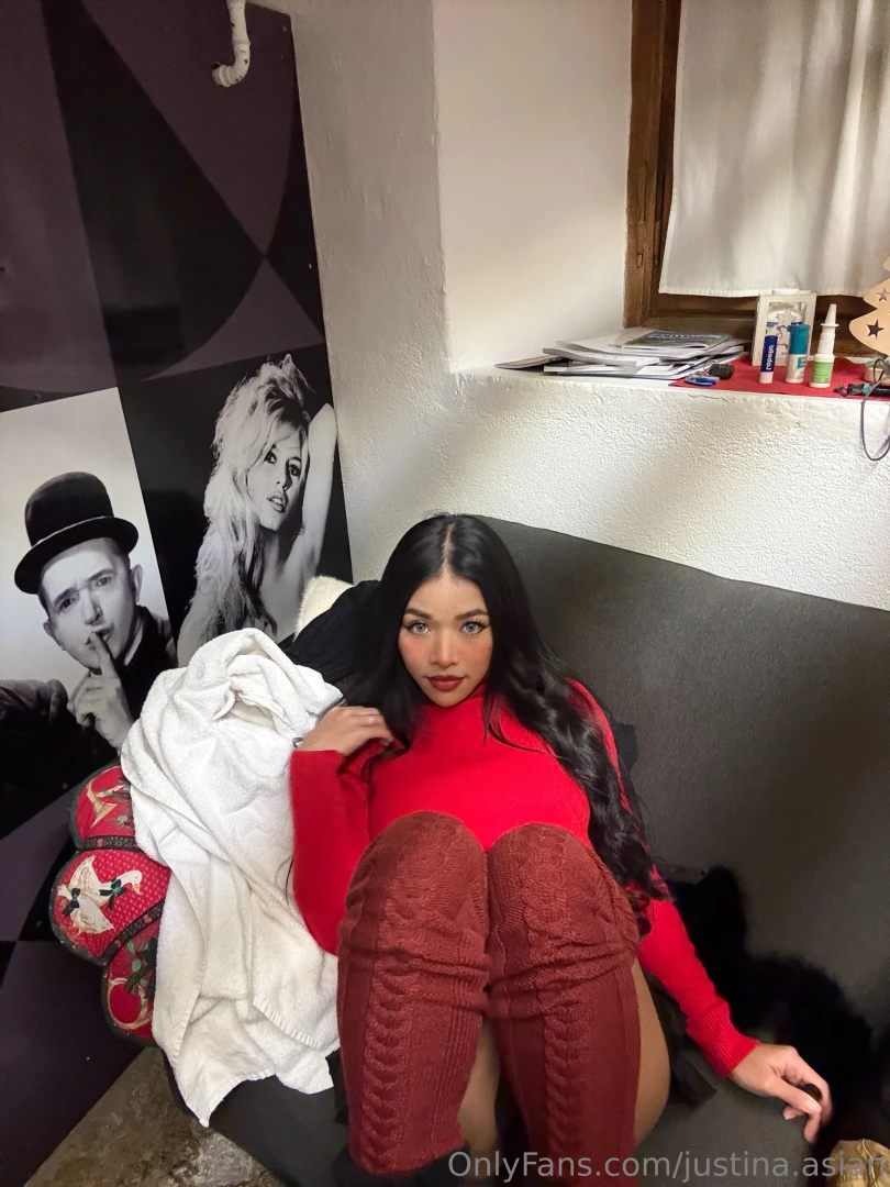 Caught you staring dont worry i like it 