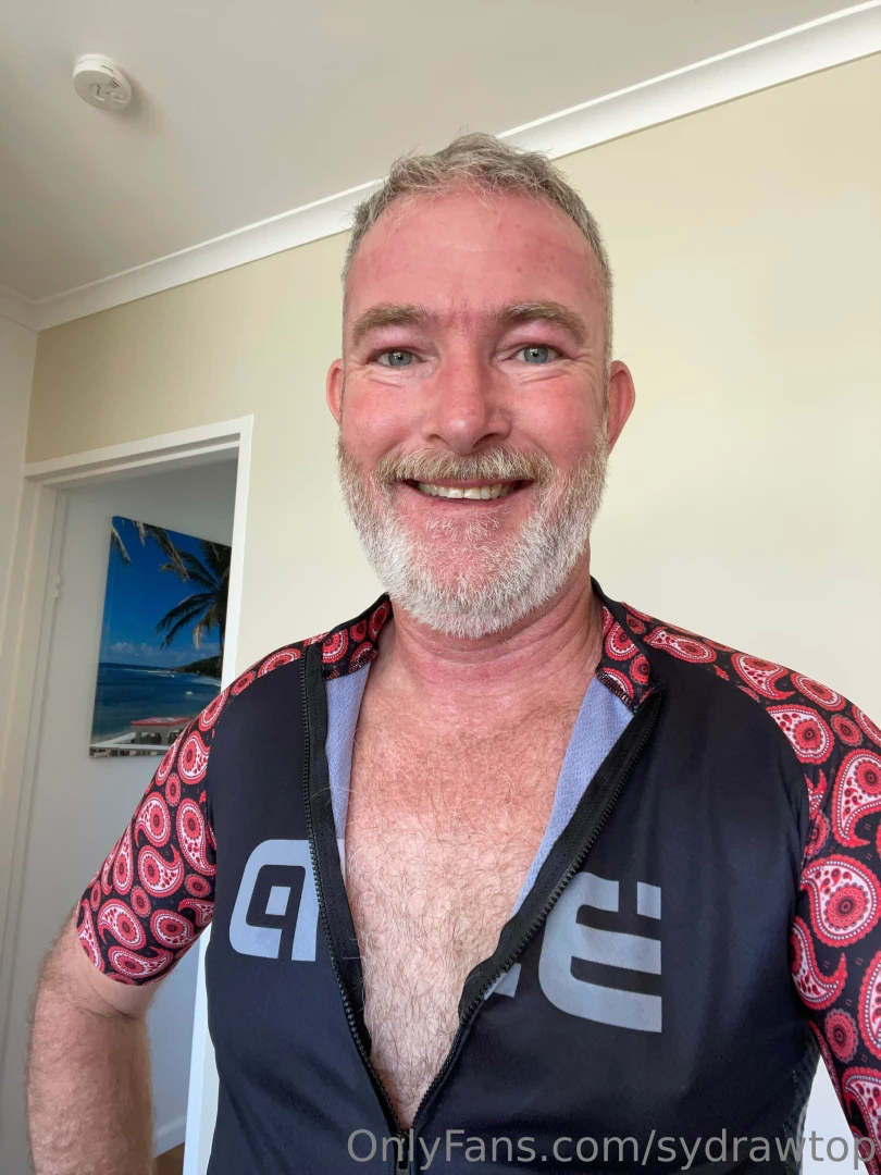 It was a bit sweaty cycling today it get good to peel off the cycling 
