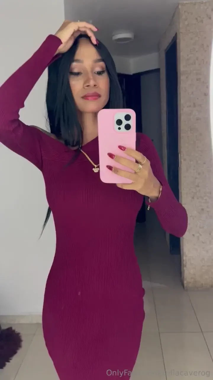 Smile this new year and let me kiss your cock 