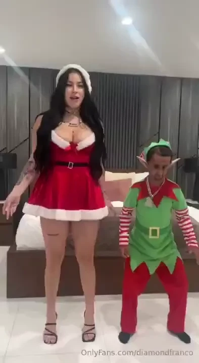 Hey have you seen my elf sextape wanna treat yourself early for 
