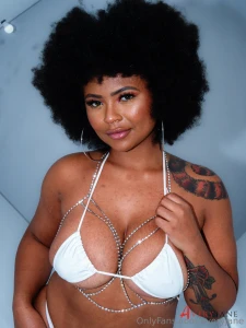 Since i ve been mia most of my bday month sowwy i m sending this new