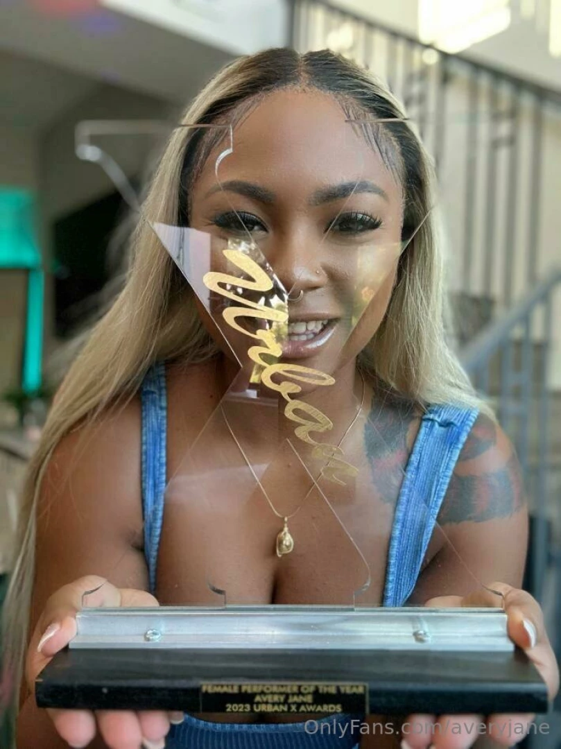 I m thrilled to receive urban x s award for female performer of the part 3 