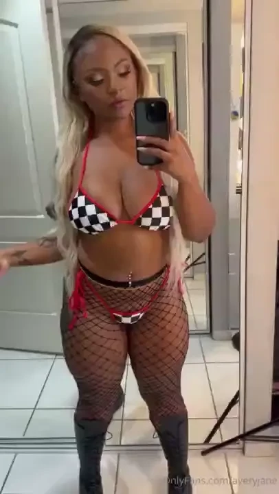 Thick thighs gt gt gt 