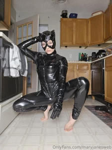 Catwoman breaks into your house what you doin