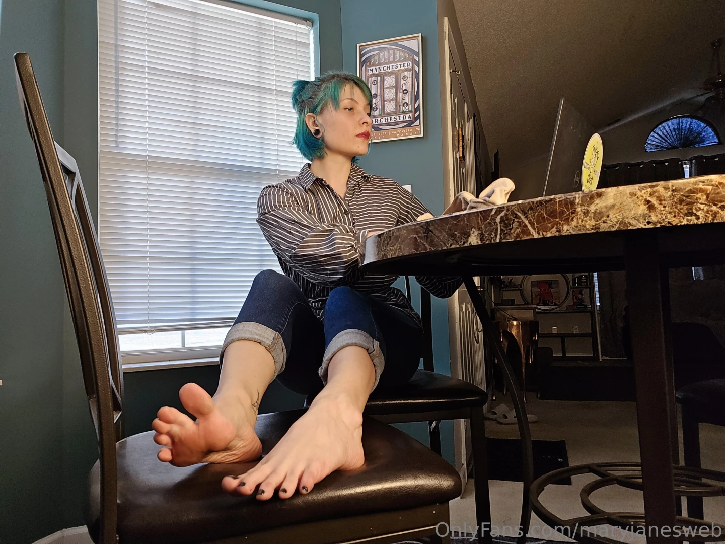 Part 3 your gf s mom accidentally opens a link that makes her want to 