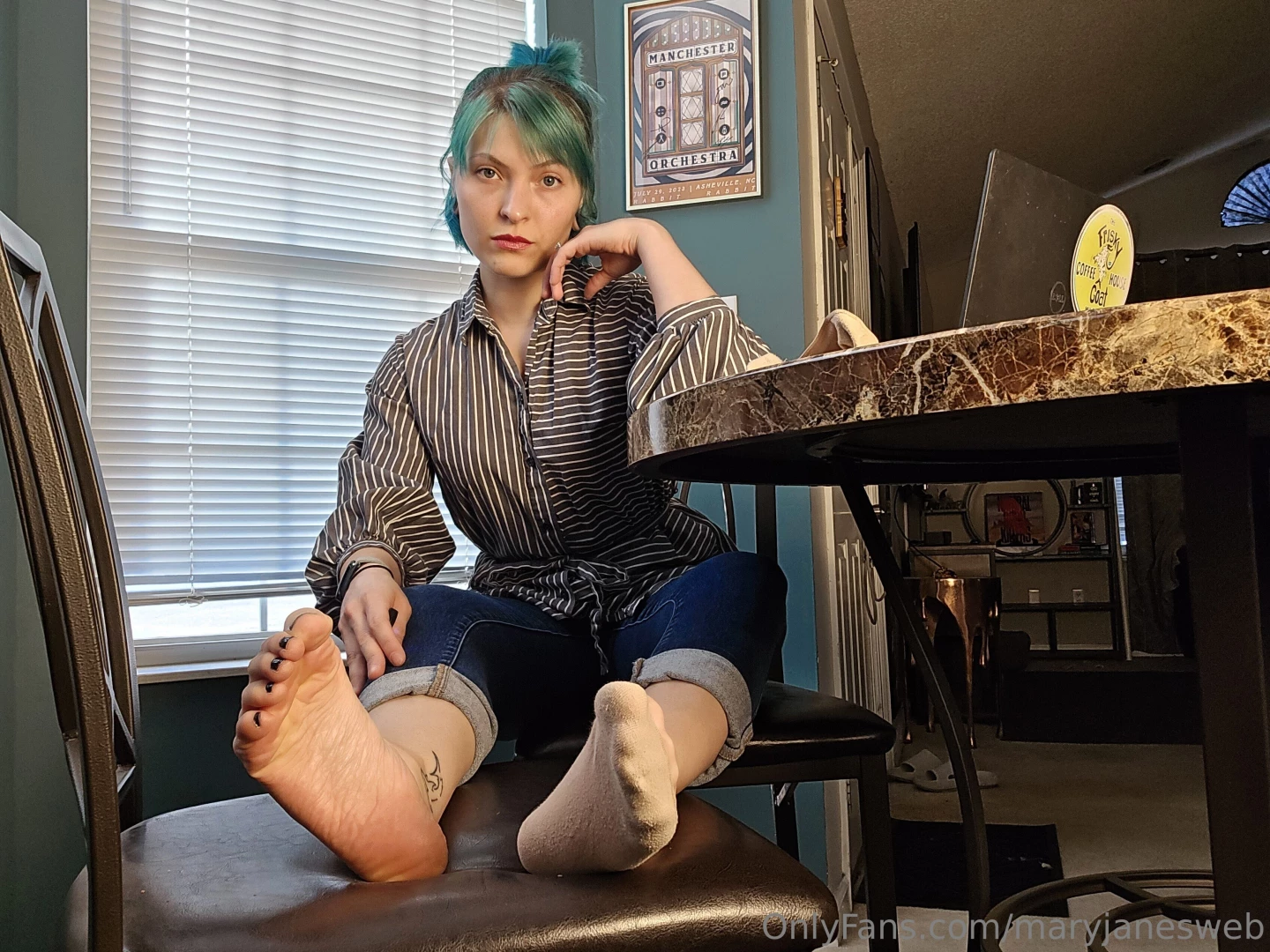 How s your week going you look like you could use a sock sniff break 