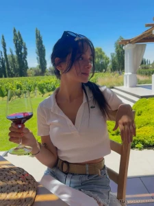I want to share another photo from my wine tasting in the vineyard it