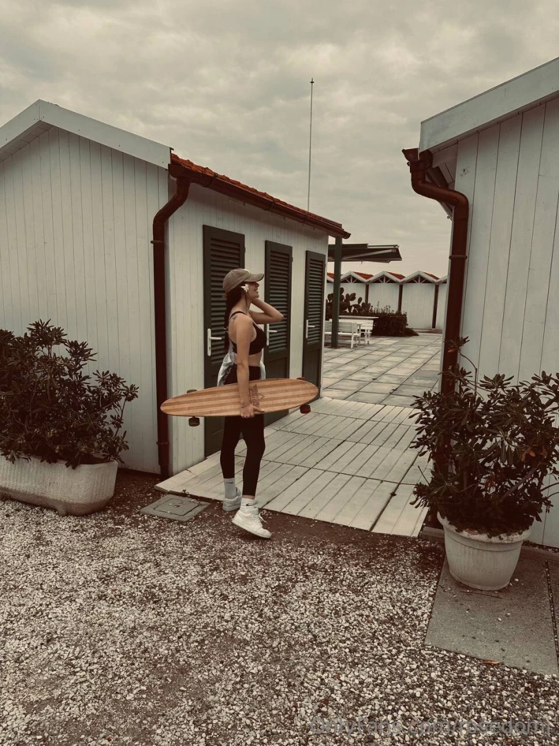 Excited to learn another spanish phrase ser un bonbon - to be candy 