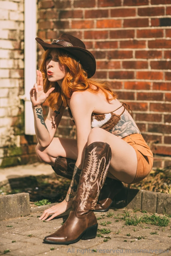 You ve unlocked this months photo set right right it s very naughty 