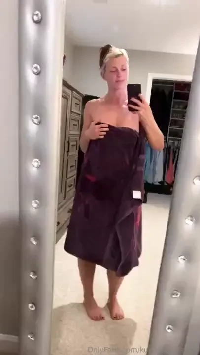 Starting the weekend off just like i want it sweaty and naked 