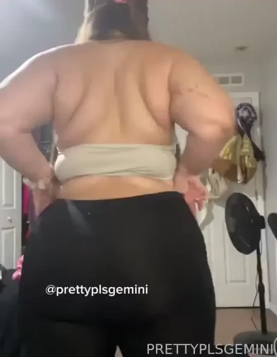 Do you like a girl in leggings bigtits bigbooty curvy girlnextdoor bbw 