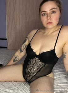 Horror freak loves cock shes giving everyone who joins her vip page a