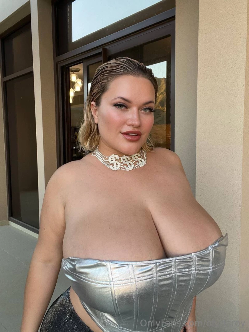 Silver shine and curves who s ready for more exclusive shots 