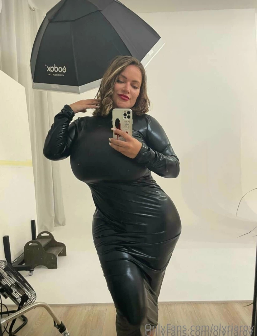 How was your weekend dears are you waiting for something hot from me 