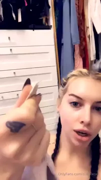 Selling one of my favorite bras sad but my titties wore her out 