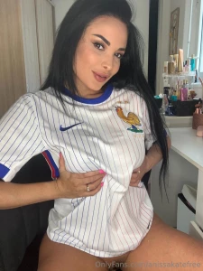 Subscribe to my onlyfans and take part in the draw to win my french