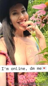 Come hang out with your favorite sexy milf fjanexoxo