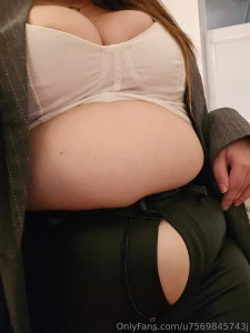 What would your reaction be if while on a date with a girl in a