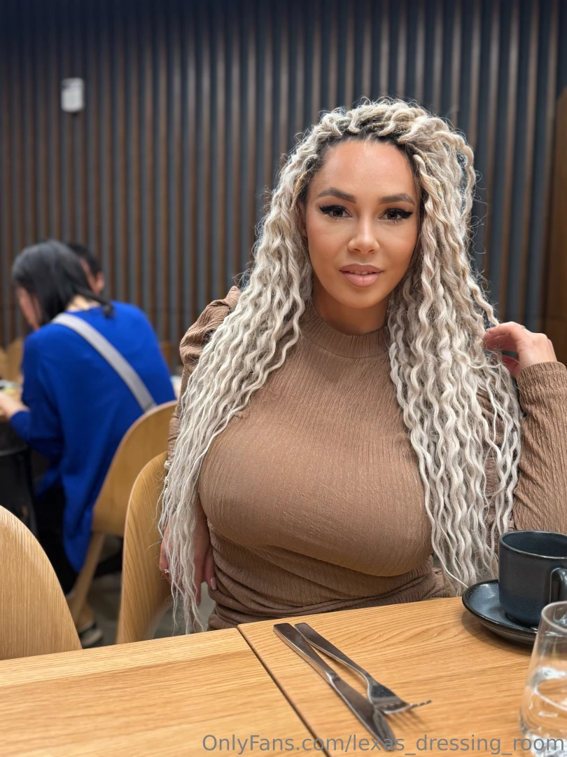 Lunch time choose your place - above the table or underneath 