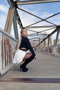 Do you have your camera ready i can show you various posing styles and