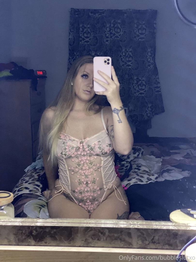 Tip me so i can buy some sexy new halloween outfits 