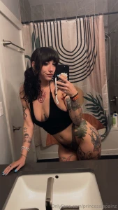 Moving week whoever helps a girl out will not only get my vip page but