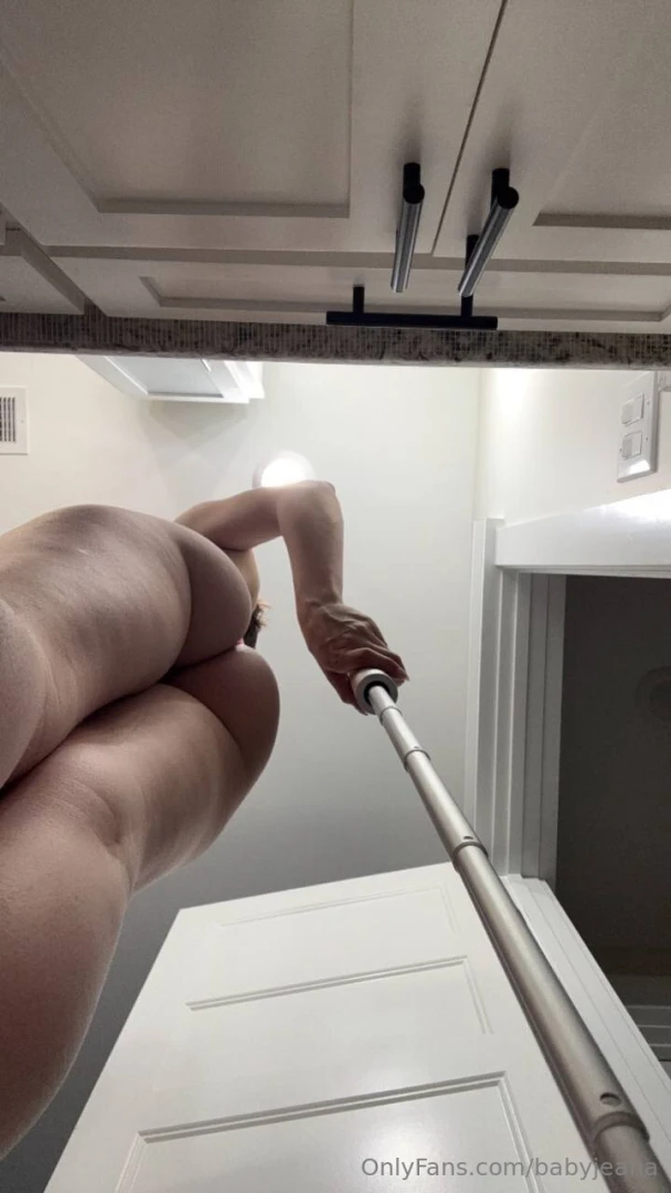 No one asked me to be their valentine but it s okay lol happy part 1 