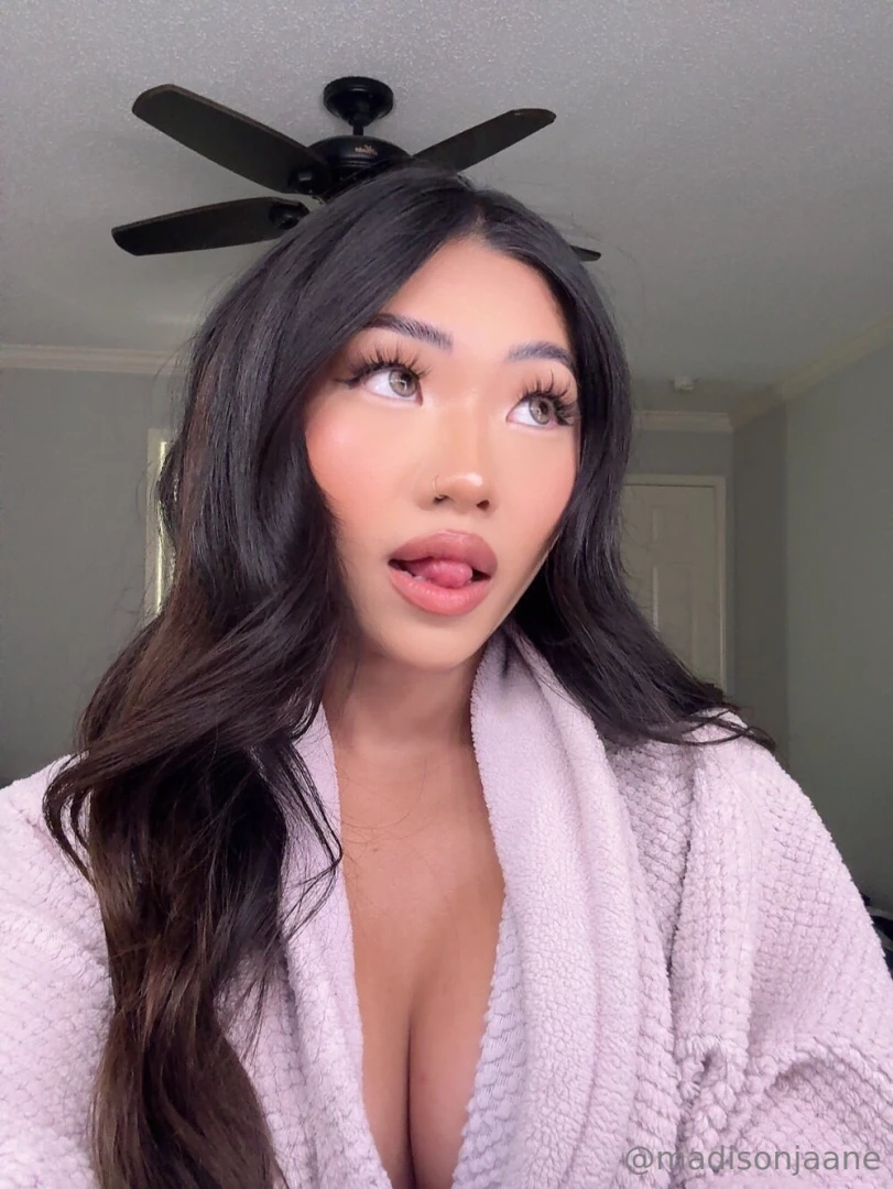 Thinking of something sweet to do right now or should i give you some 