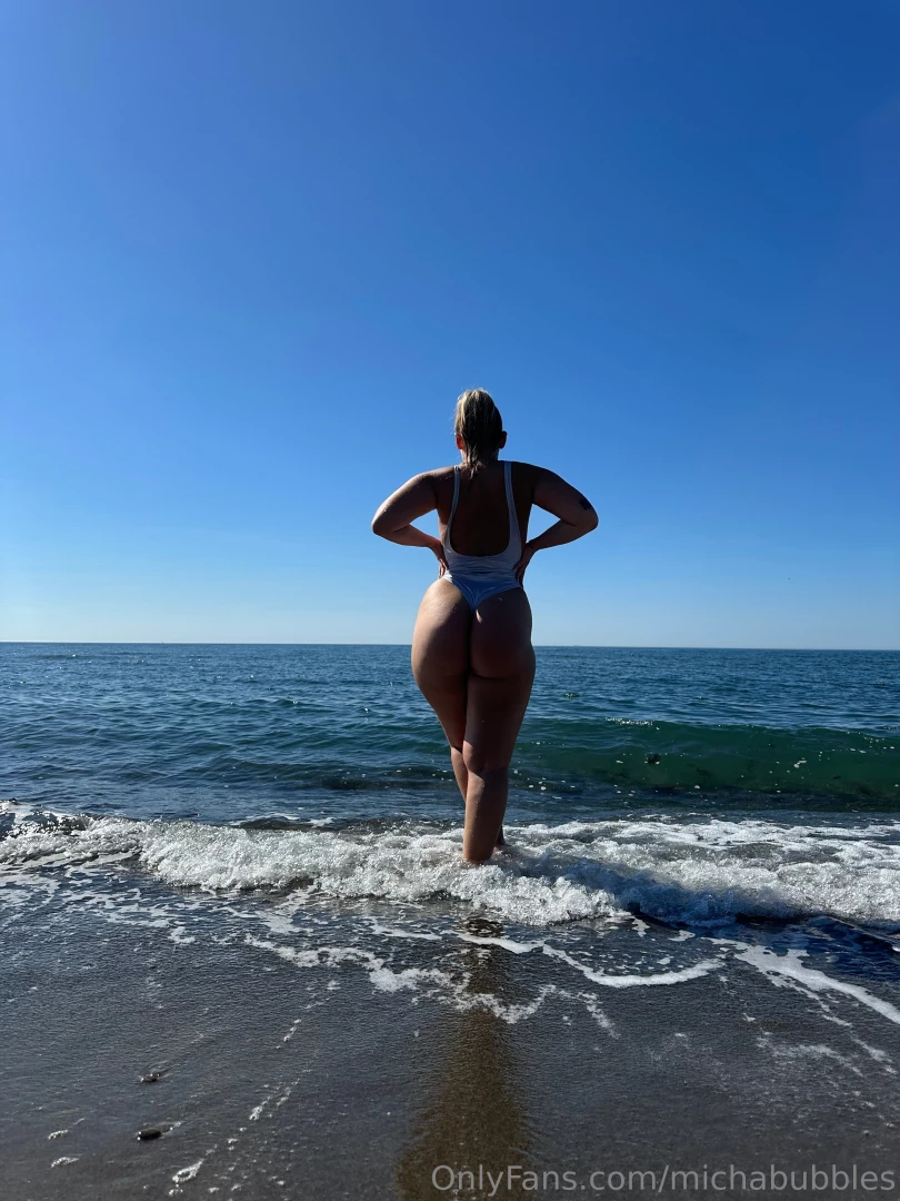 It s a beautiful day to have some fun on the beach part 1 