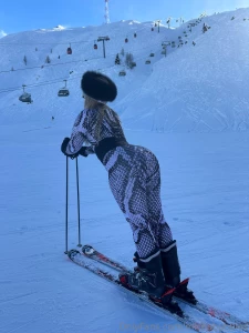 I m really curious if you like my ski outfit part 1