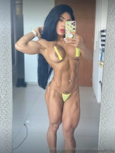 Muscle mommy before the baby glow wanna worship these abs one more