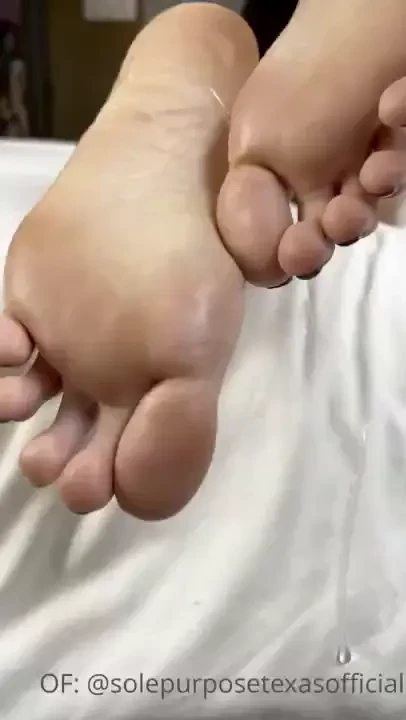 Fuck my lubed up soles 