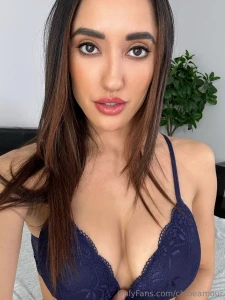 Waiting for you to keep me company in my dms